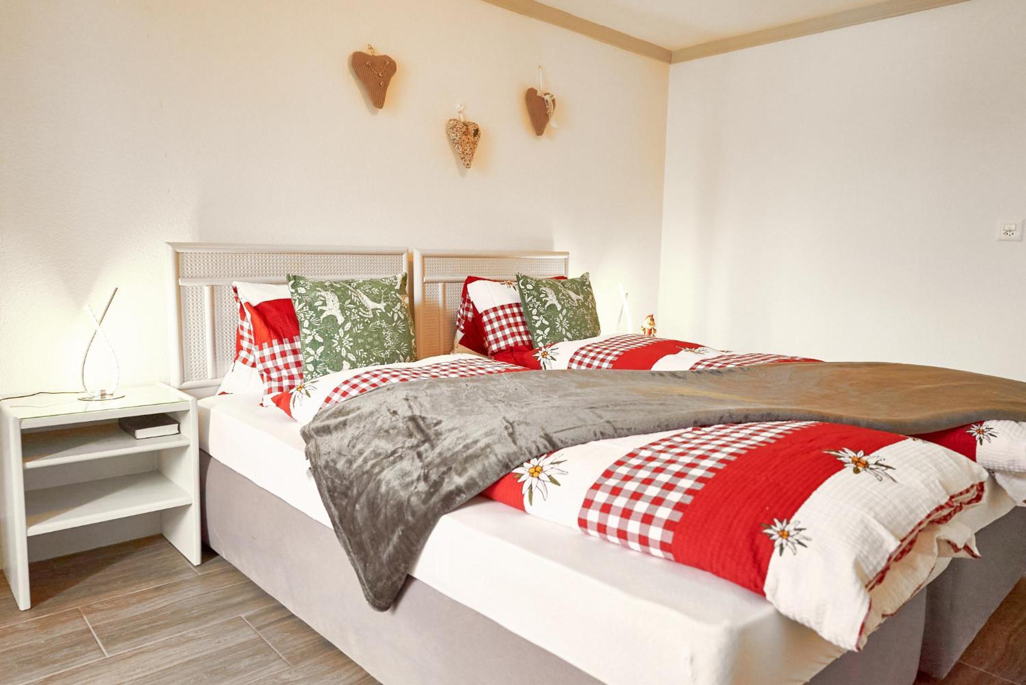 Double Room By Interlaken. Parking Därligen Eksteriør bilde